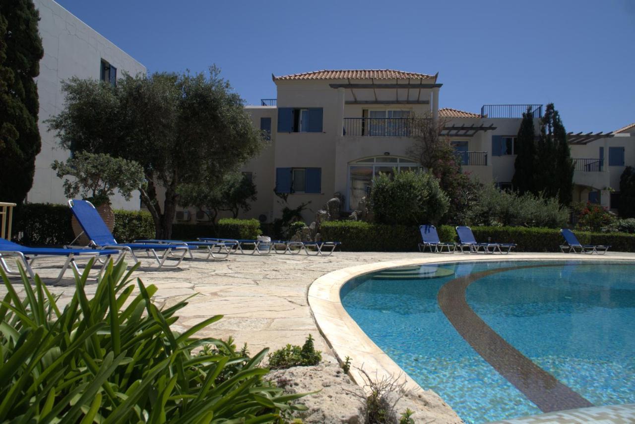 Cassiopeia 3-Bedroom House On The Beach With Pool Chania  Exterior photo